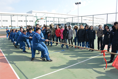 2018年3月8日，公司组织三八妇女节拔河角逐